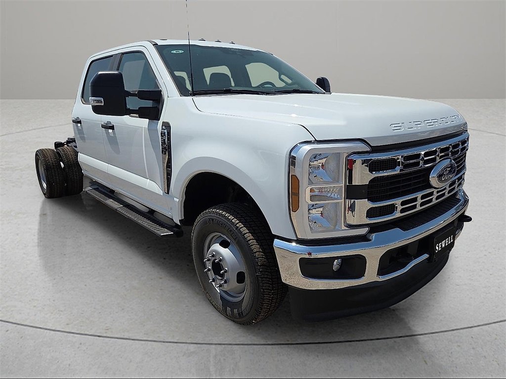 New 2025 Ford F350 XL w/ XL Chrome Package image 6