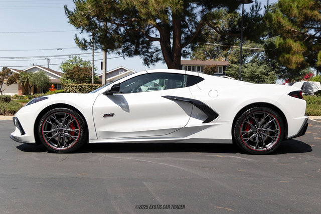 Used 2023 Chevrolet Corvette Stingray Premium Cpe w/ Z51 Performance Package image 15