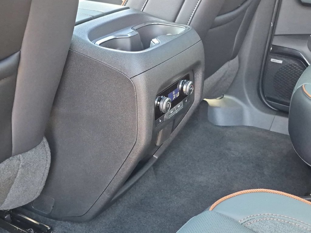 New 2026 GMC Acadia AT4 w/ Luxury Package AWD/4WD image 21