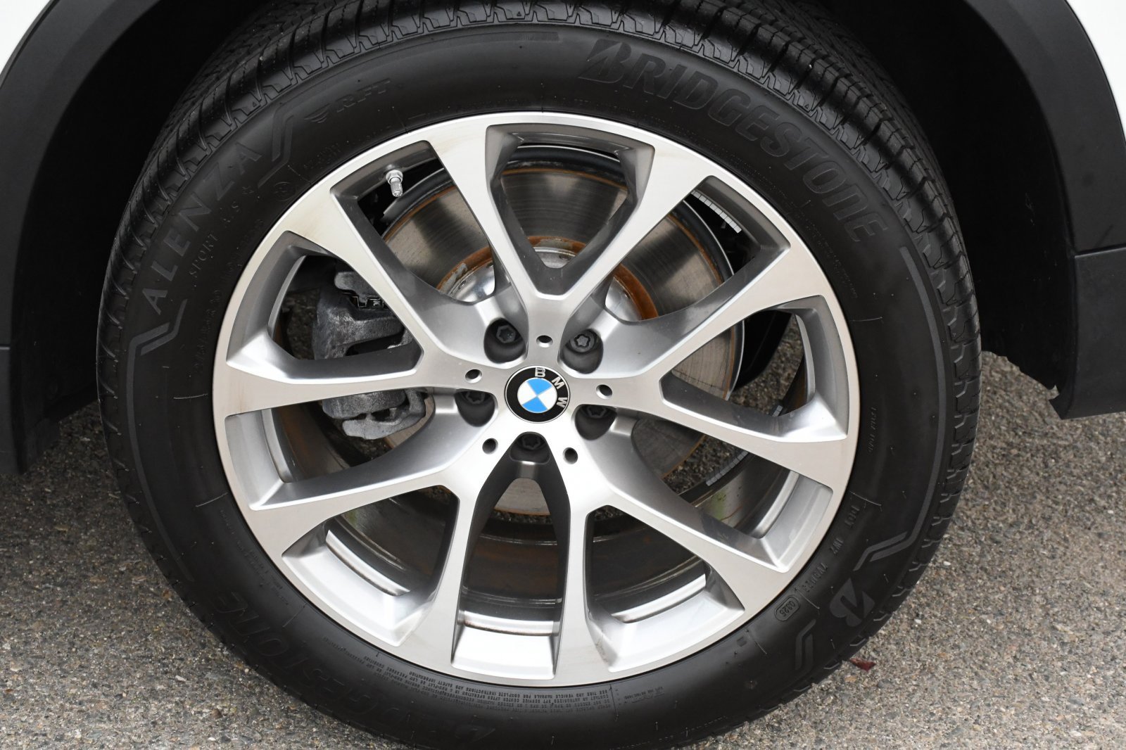 Used 2026 BMW X5 xDrive40i w/ Climate Comfort Package image 4