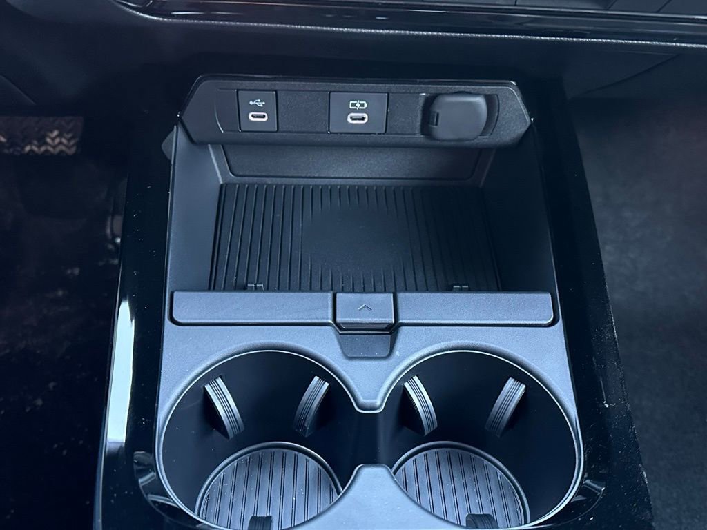 New 2026 Toyota Prius Plug-In Hybrid FWD image 30