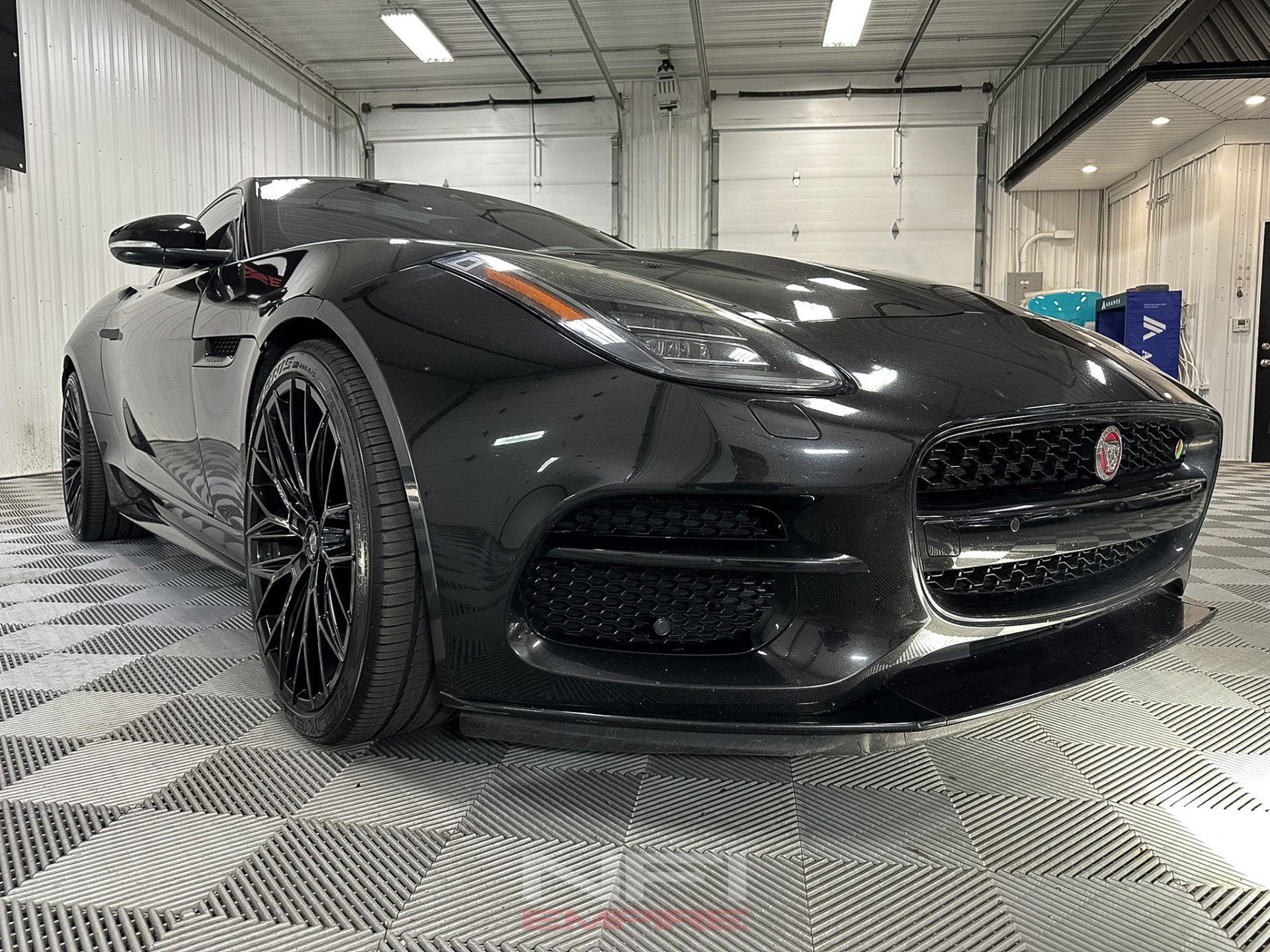 Used 2018 Jaguar F-TYPE R AWD/4WD image 15