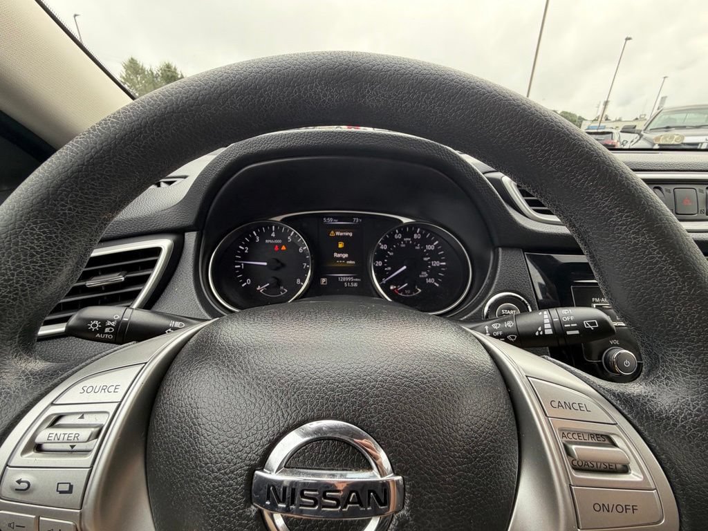 Used 2016 Nissan Rogue SV AWD/4WD image 10