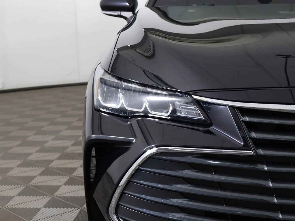 Used 2019 Toyota Avalon XLE w/ Moonroof Package FWD image 13
