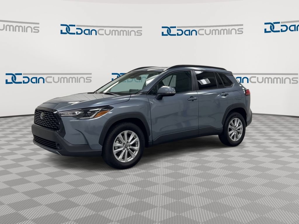 Used 2023 Toyota Corolla Cross LE FWD image 4