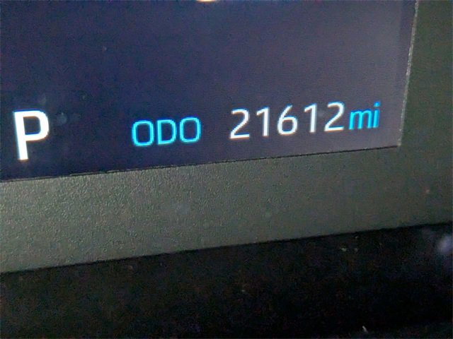 Used 2024 Toyota Corolla Cross L image 16