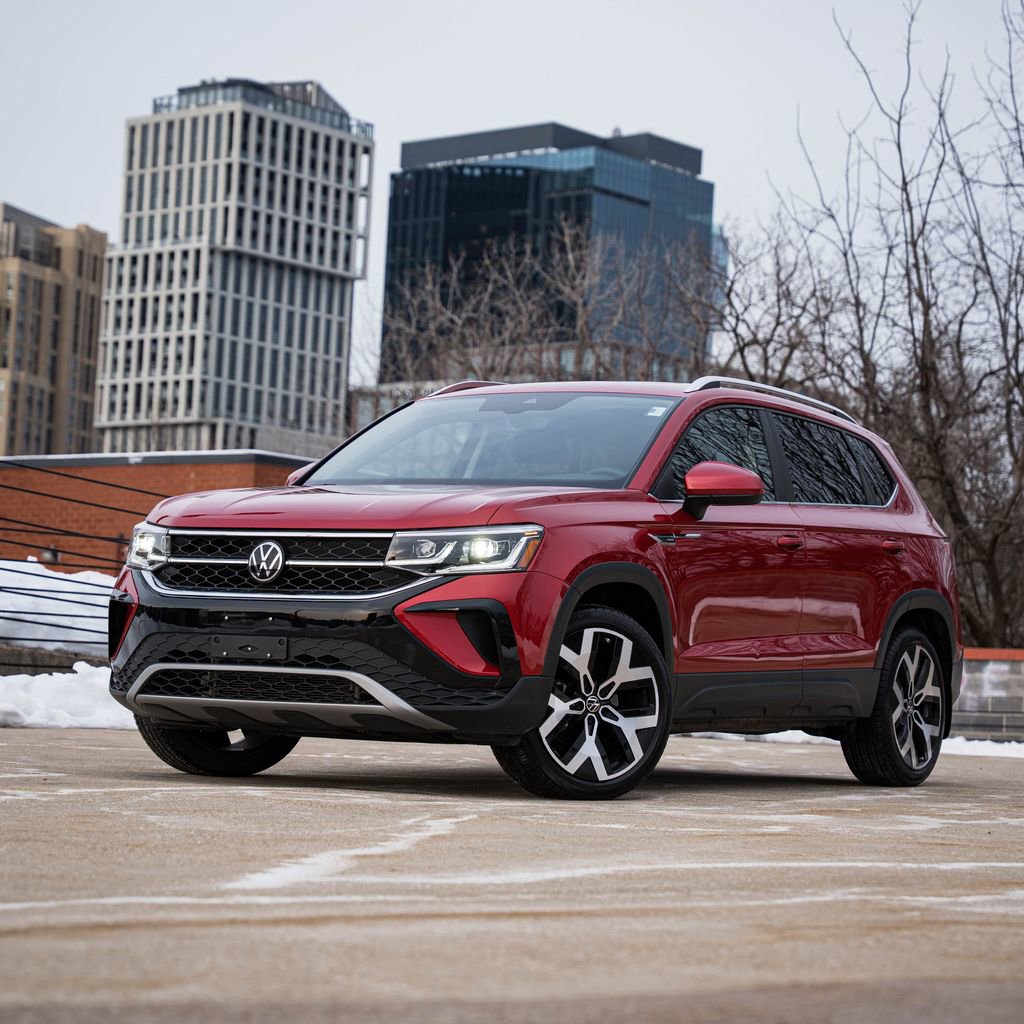 Certified 2023 Volkswagen Taos SEL image 1