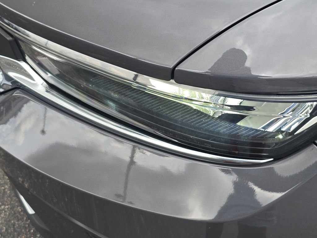 Used 2023 Jeep Grand Cherokee Laredo X image 10