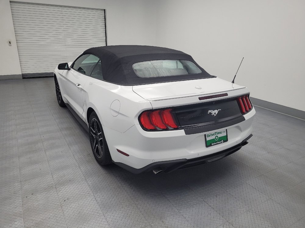 Used 2022 Ford Mustang Premium RWD image 5