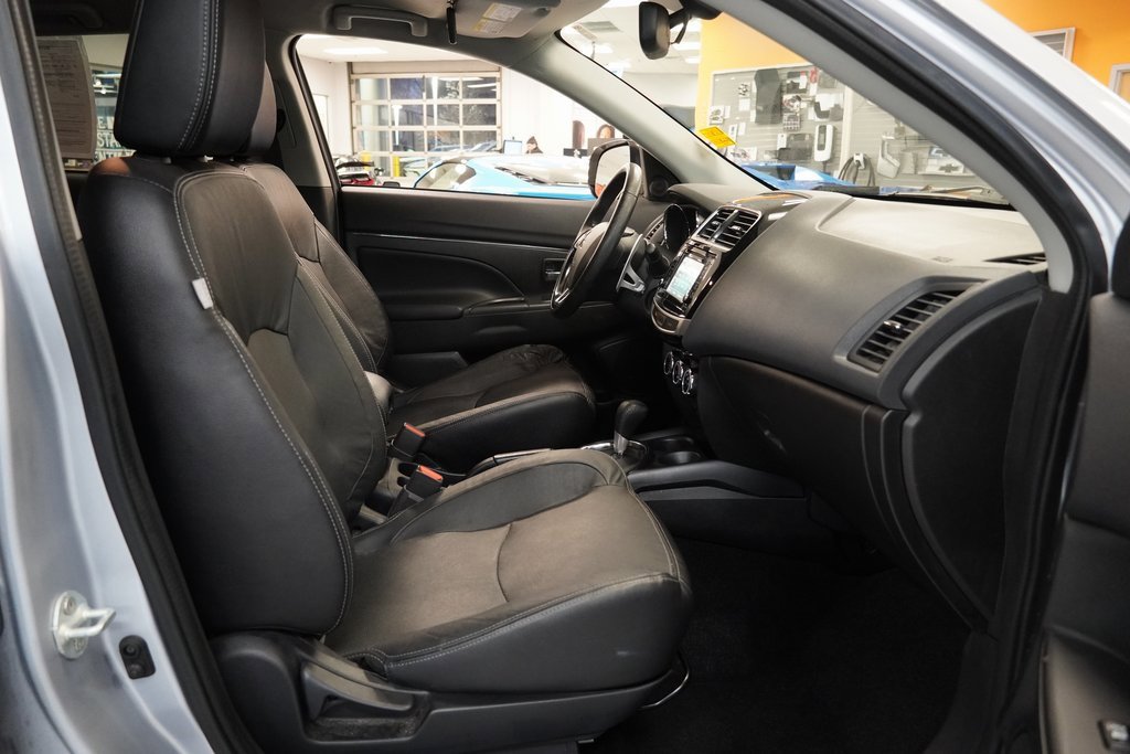 Used 2016 Mitsubishi Outlander Sport SEL image 32