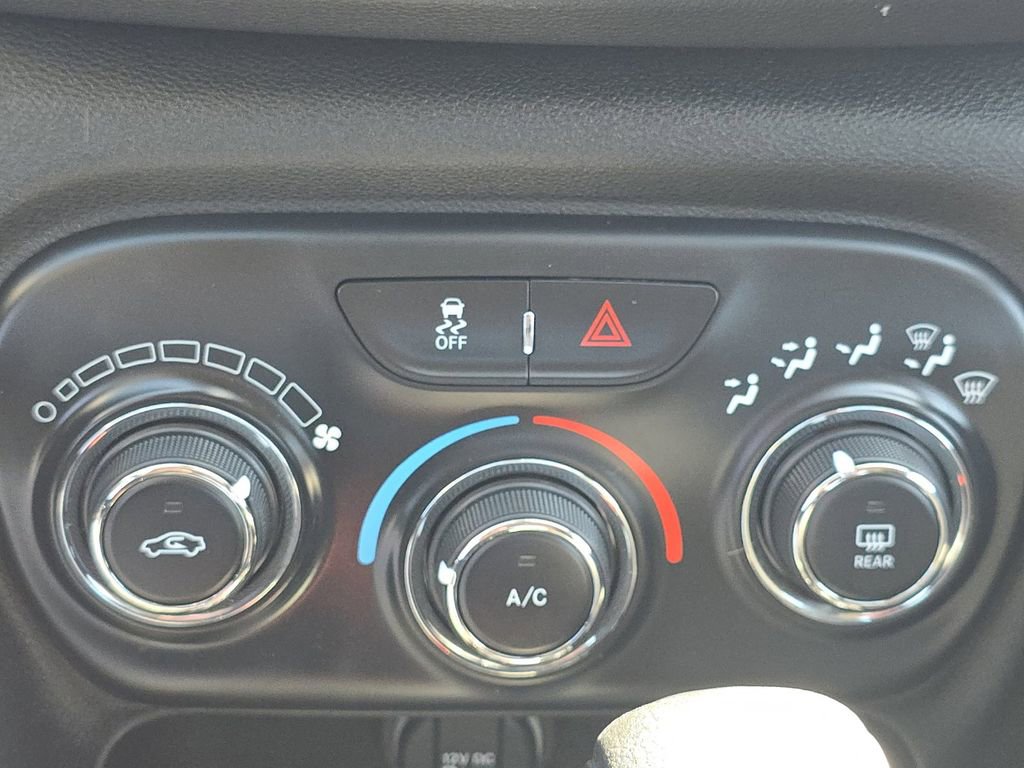 Used 2016 Dodge Dart SXT image 27