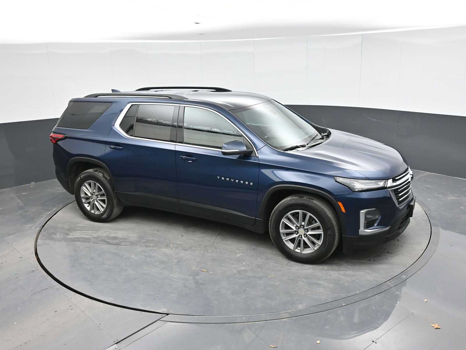 Used 2023 Chevrolet Traverse LT AWD/4WD image 35