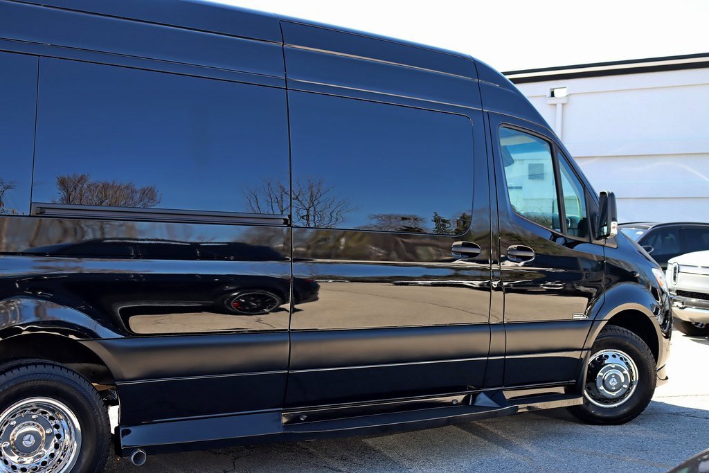Used 2024 Mercedes-Benz Sprinter 3500 image 11