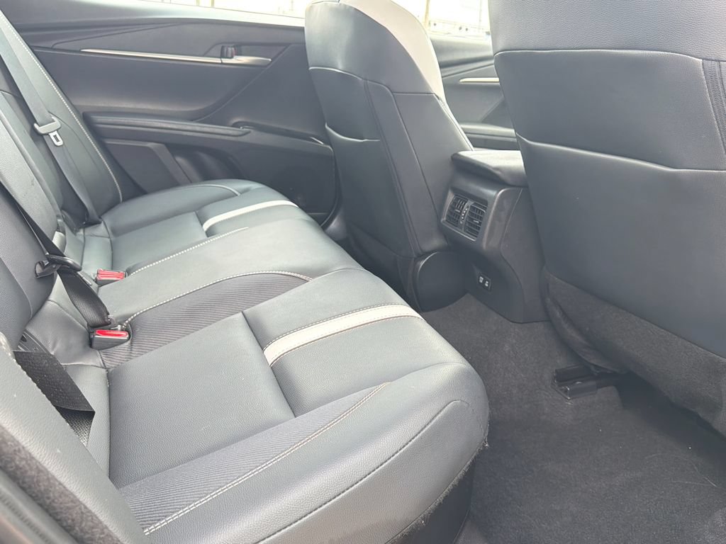 Used 2025 Toyota Camry SE w/ Convenience Package FWD image 18