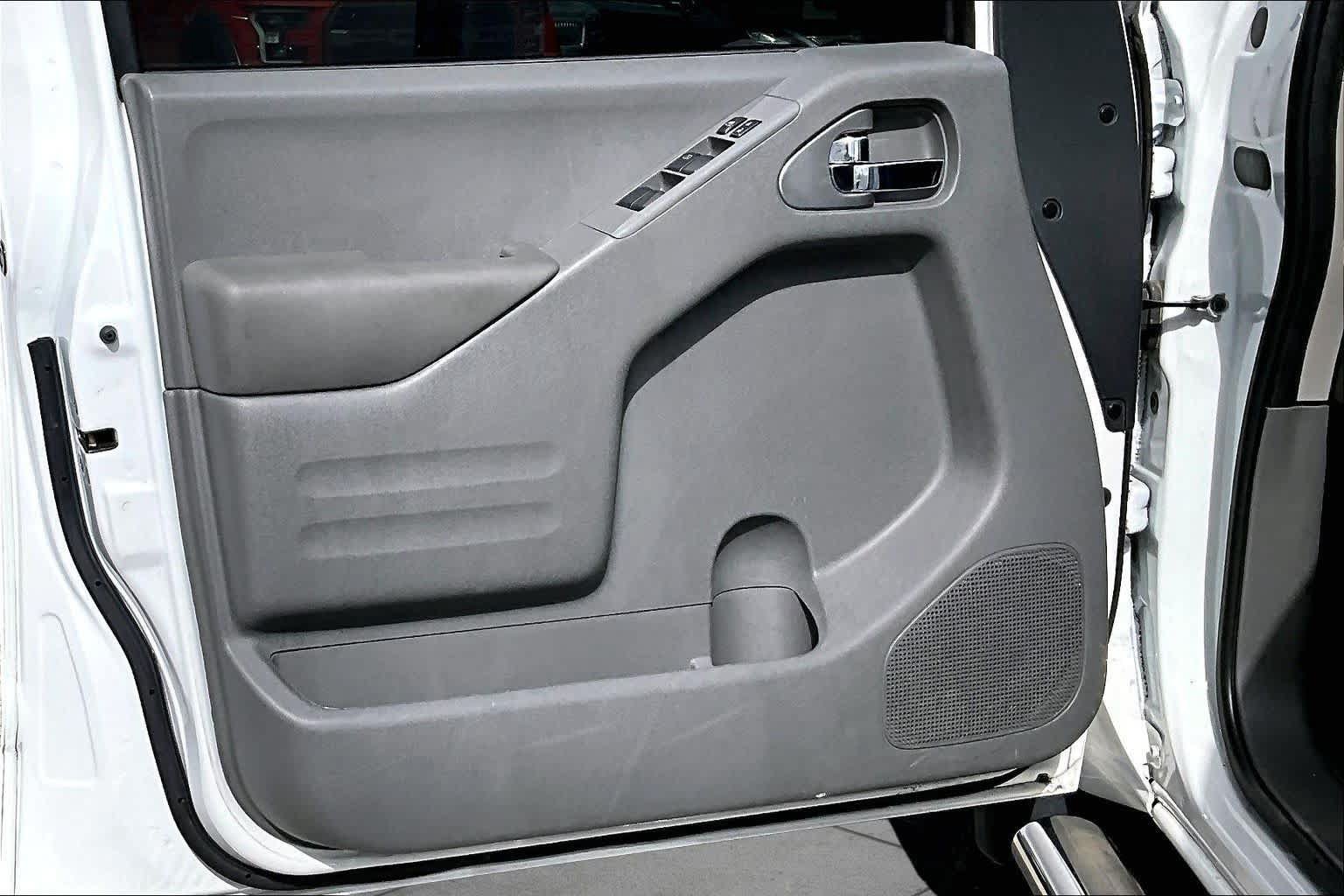 Used 2018 Nissan Frontier SV RWD image 25