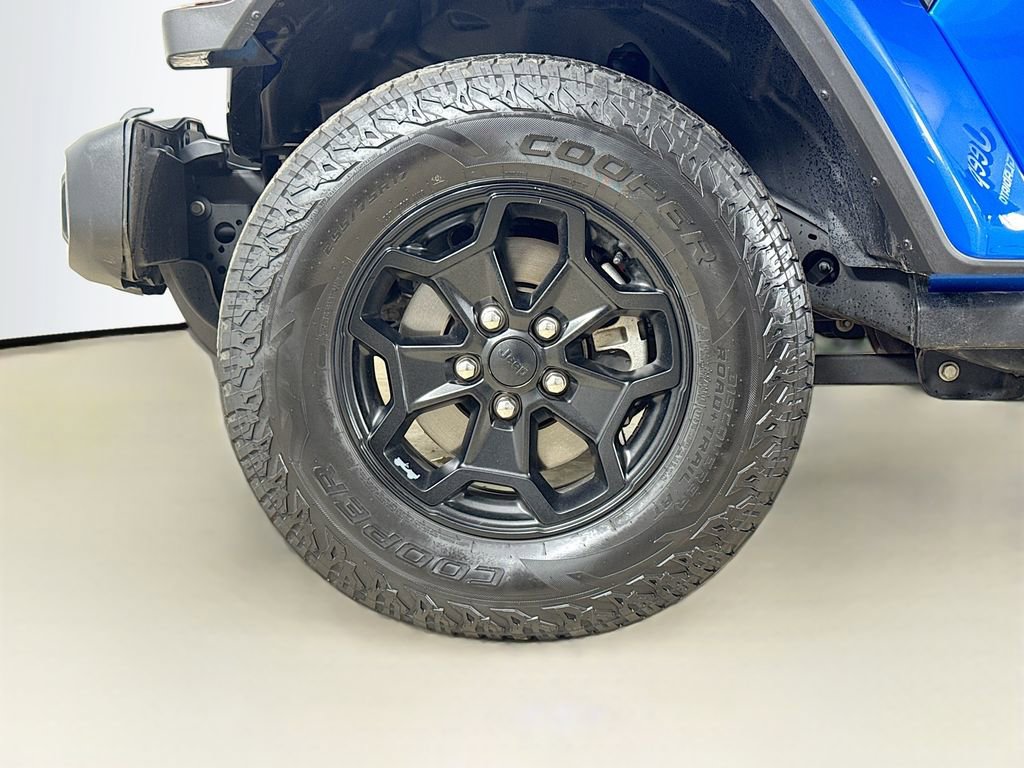 Certified 2021 Jeep Gladiator Willys image 27