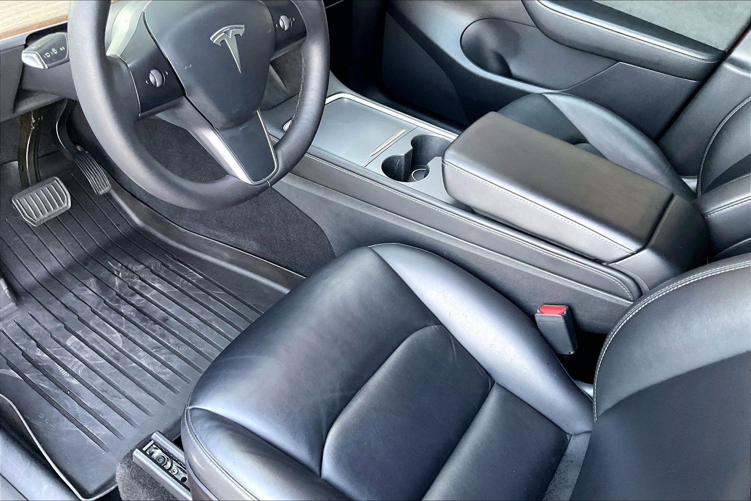 Used 2022 Tesla Model Y Long Range image 14