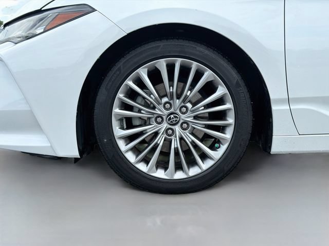 Used 2019 Toyota Avalon Limited FWD image 41