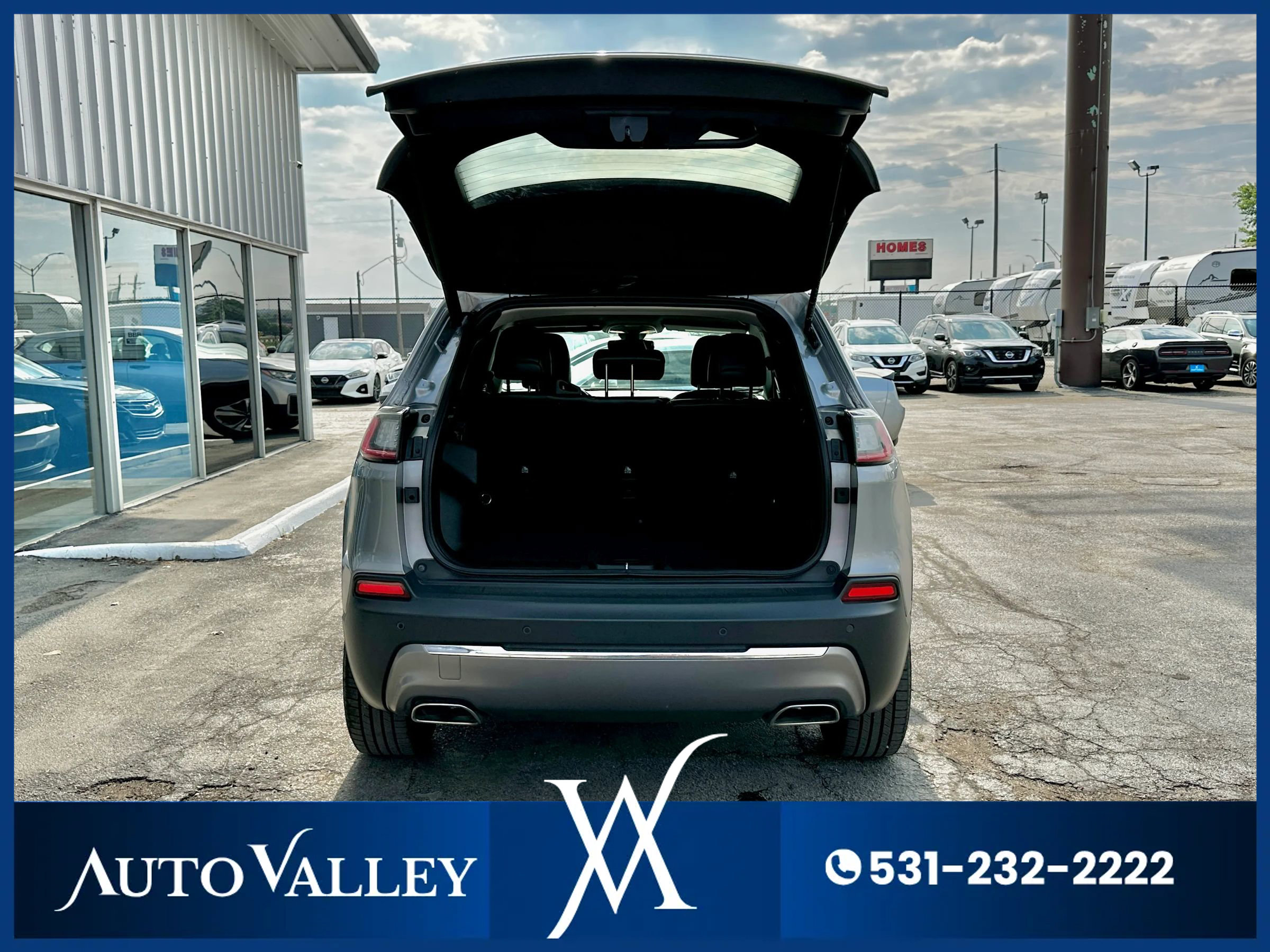 Used 2019 Jeep Cherokee Limited image 36