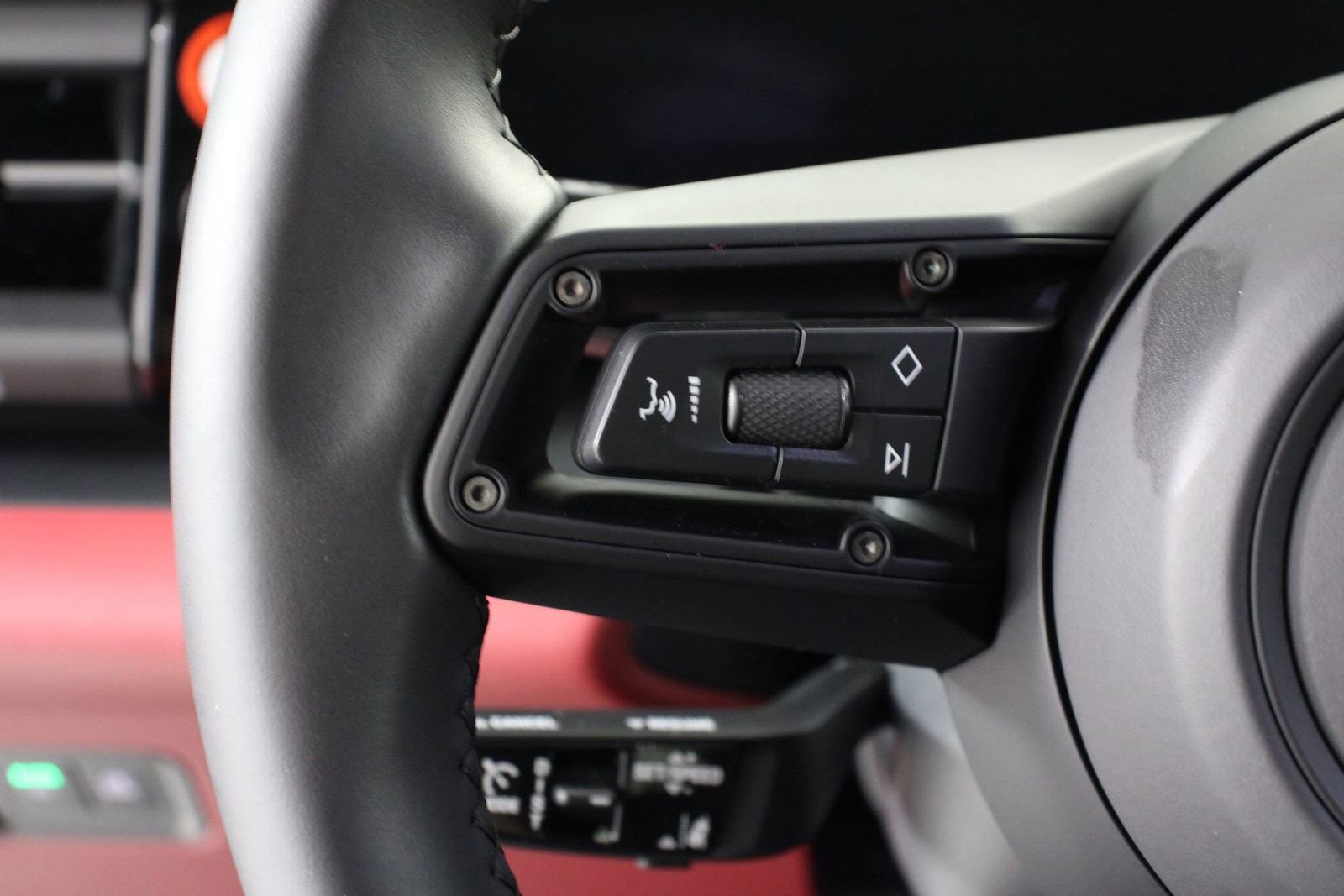 Certified 2025 Porsche Macan 4 Electric image 14