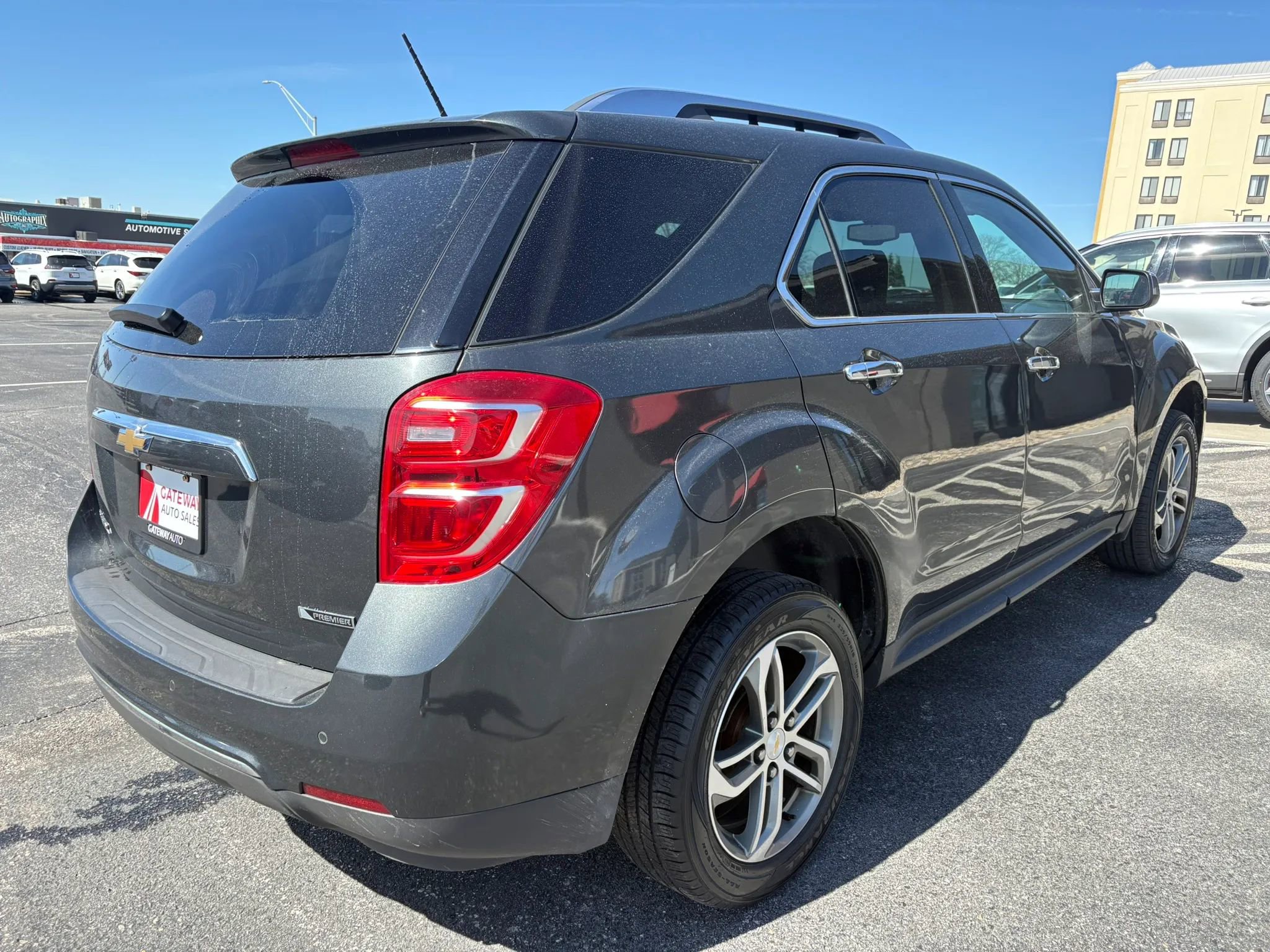 Used 2017 Chevrolet Equinox Premier w/ Enhanced Convenience Package image 5