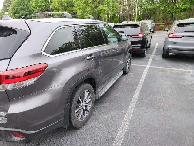 Used 2019 Toyota Highlander XLE image 9