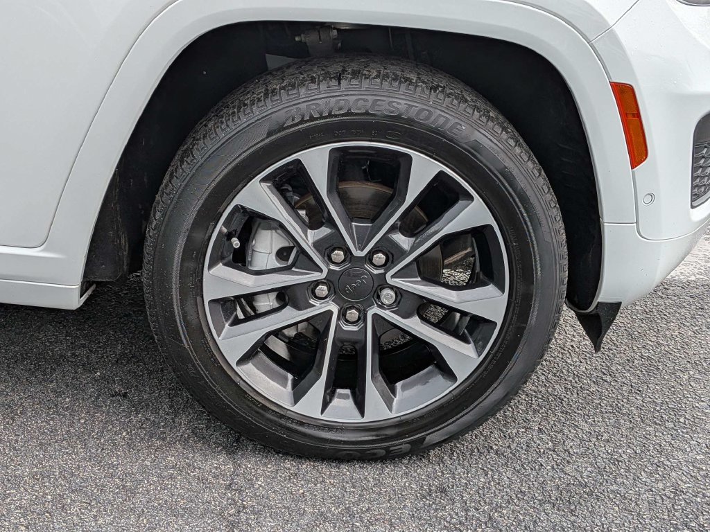Used 2023 Jeep Grand Cherokee Overland w/ Adv Protech Group III AWD/4WD image 10