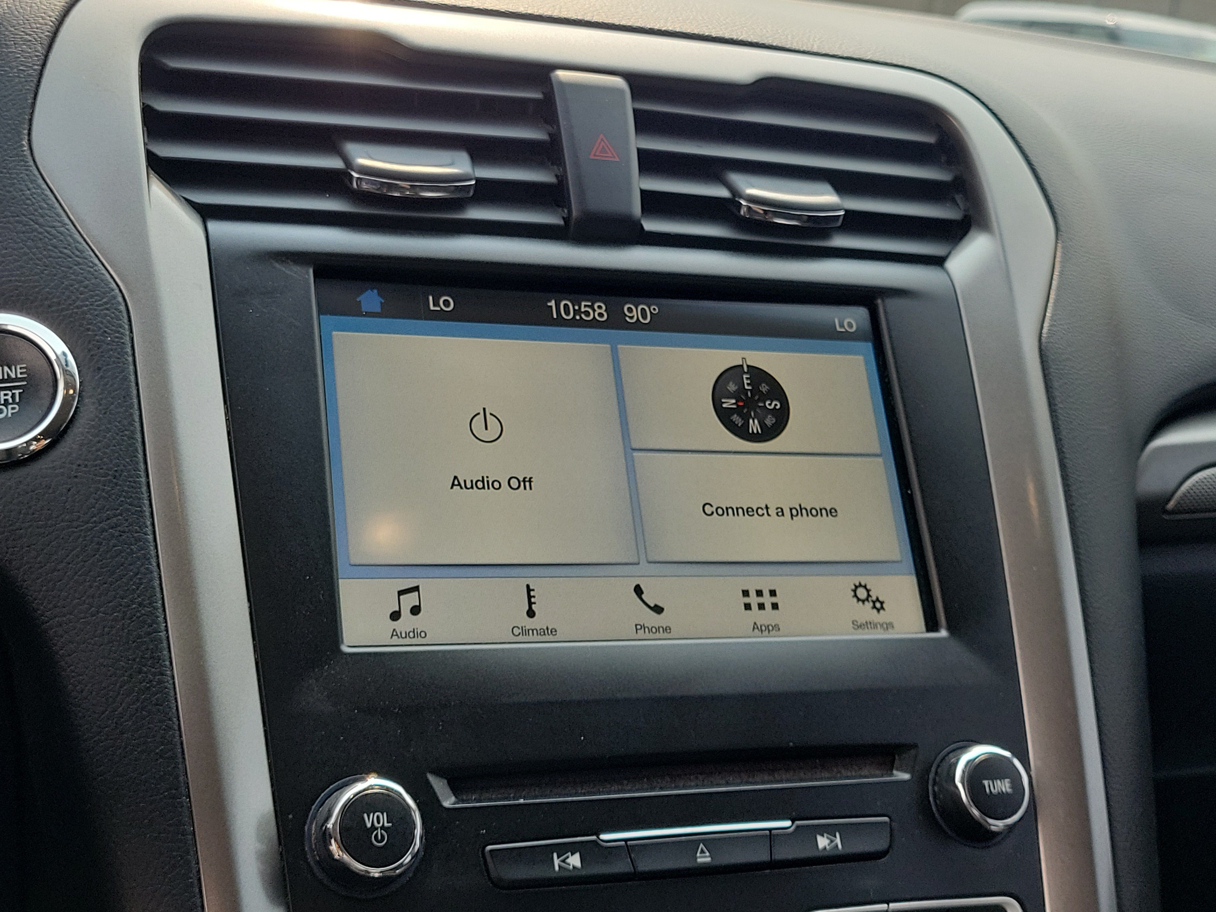 Used 2018 Ford Fusion SE FWD image 26