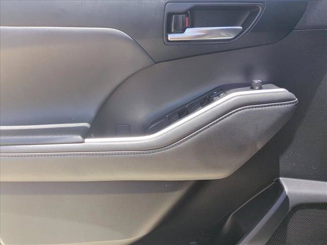 Used 2022 Toyota Highlander XSE FWD image 11
