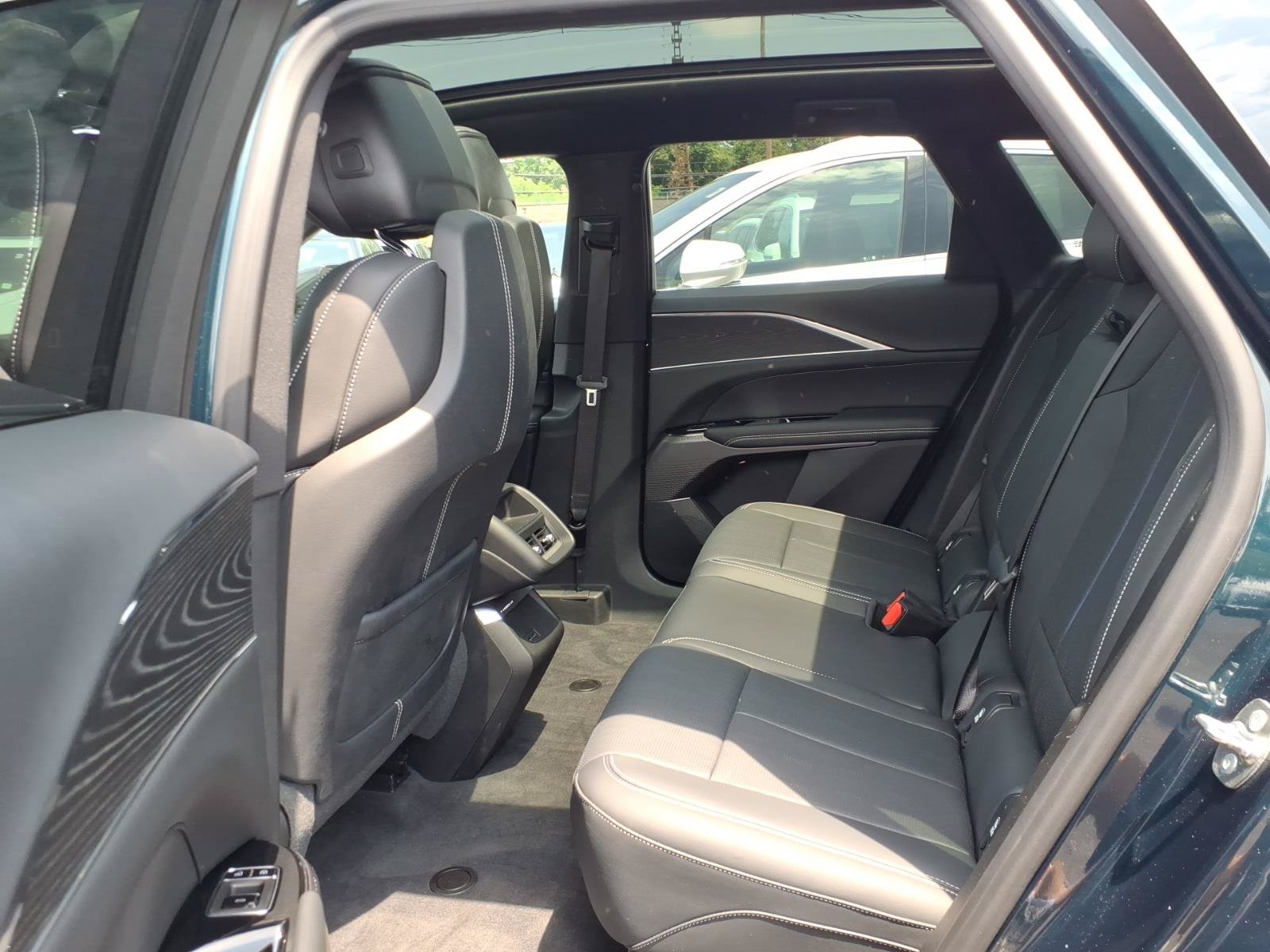 Certified 2024 Cadillac Lyriq Luxury AWD/4WD image 16