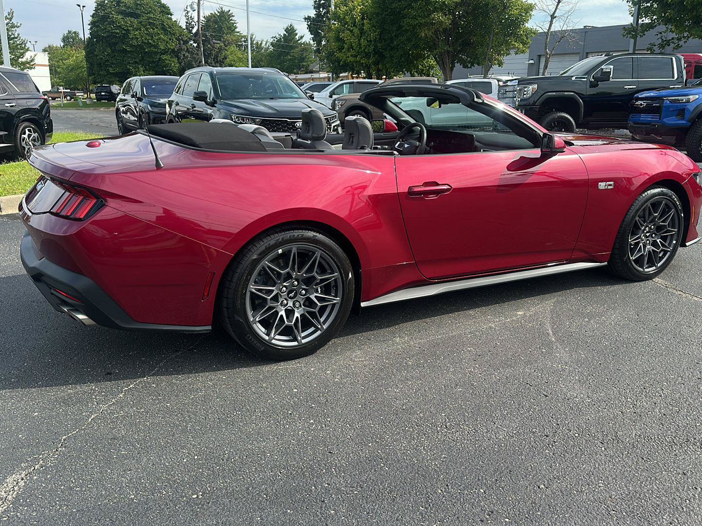Used 2025 Ford Mustang GT Premium w/ GT Performance Package RWD image 3