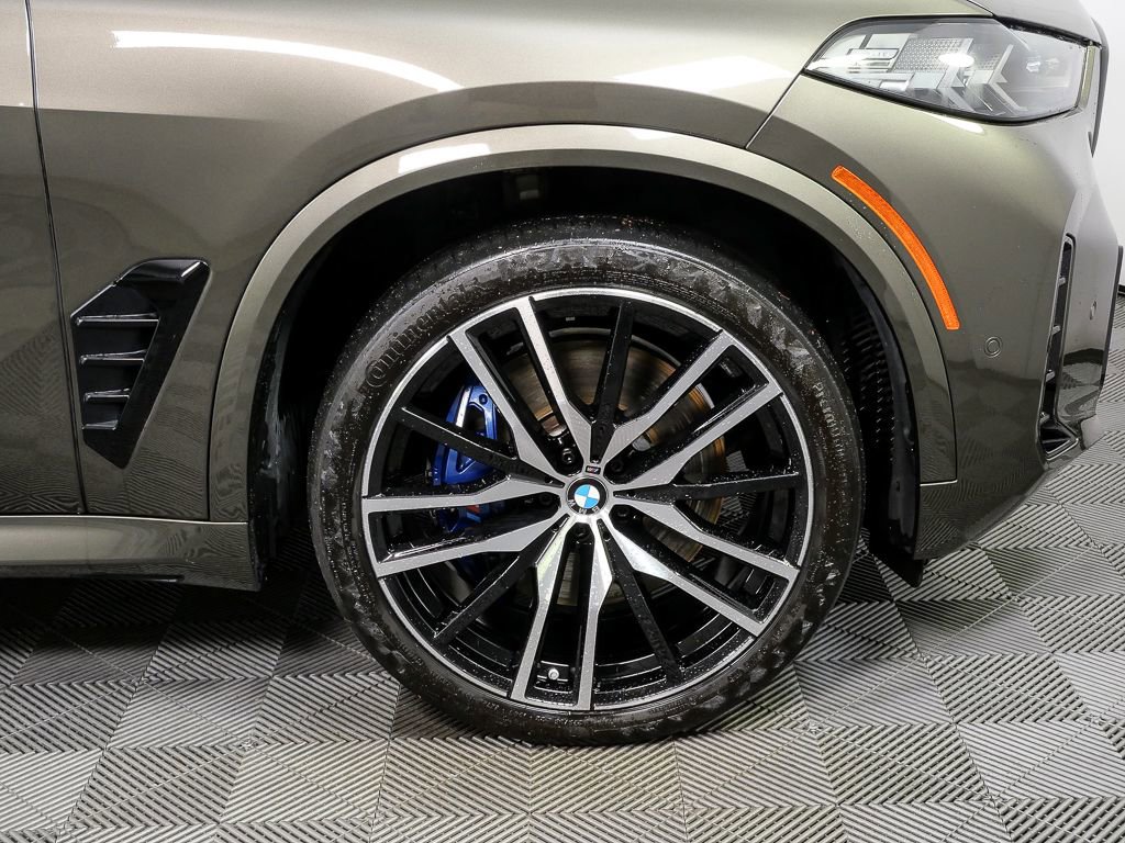 Used 2024 BMW X5 M60i AWD/4WD image 40