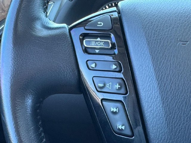 Used 2022 Nissan Armada SL w/ Captain's Chairs Package AWD/4WD image 24