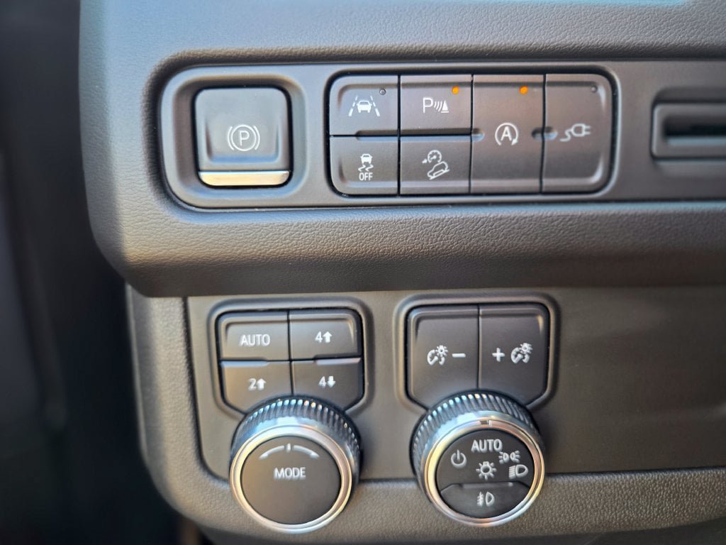 Used 2022 GMC Yukon AT4 AWD/4WD image 31