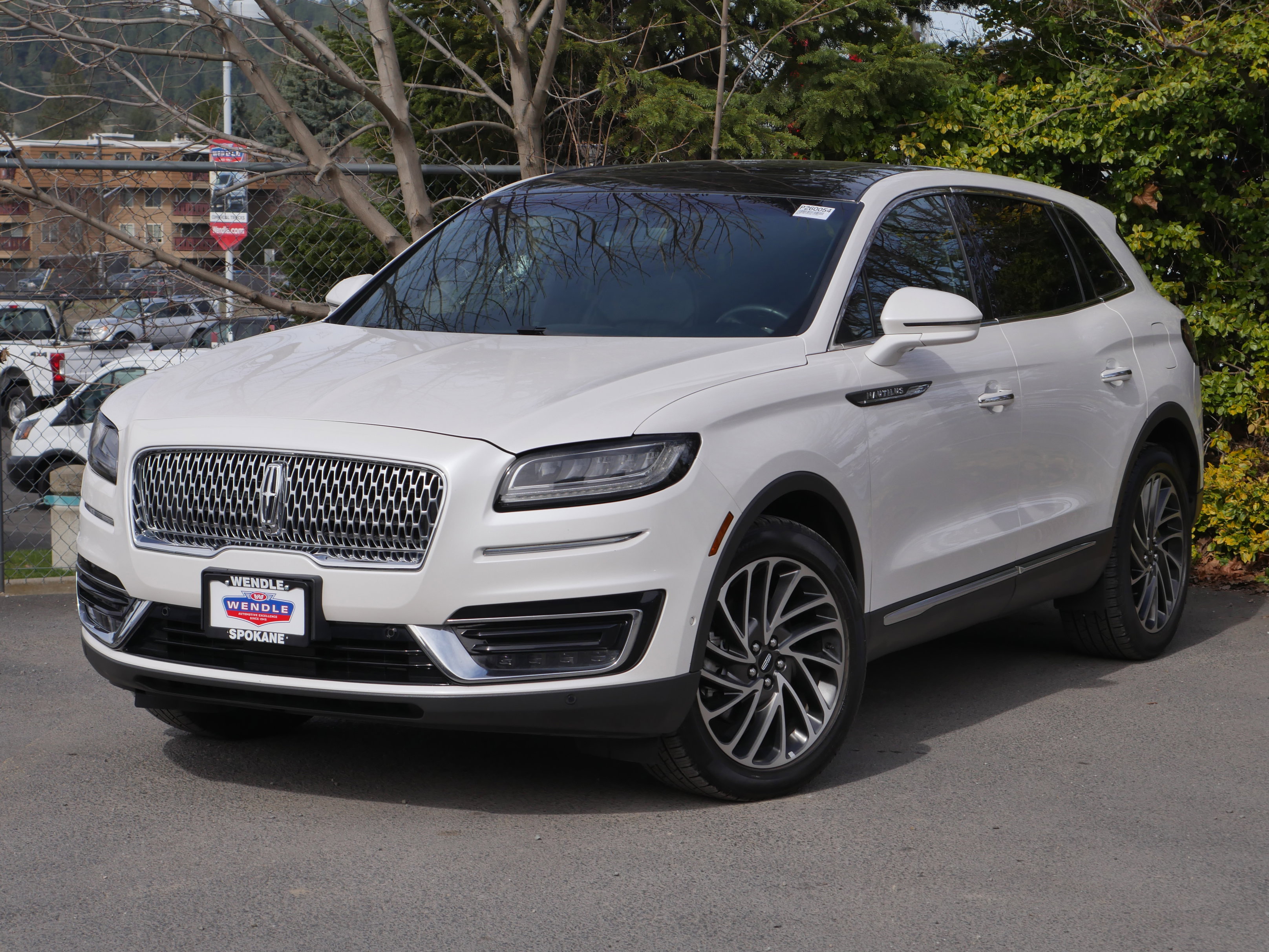Used 2019 Lincoln Nautilus Reserve image 2