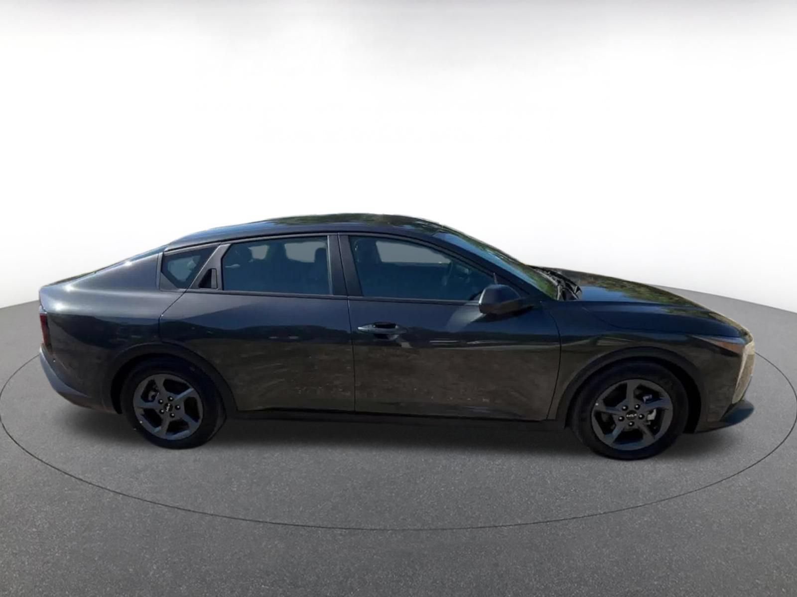 Used 2025 Kia K4 FWD image 16