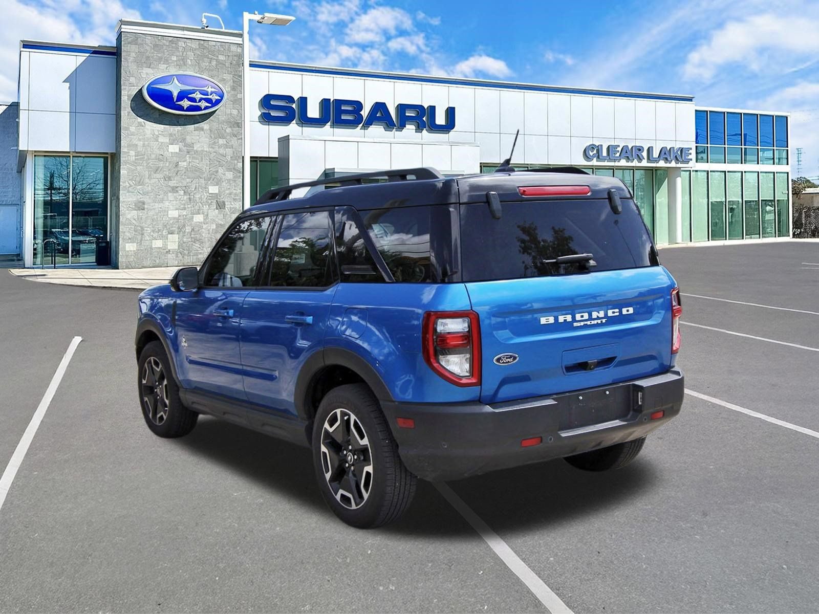 Used 2022 Ford Bronco Sport Outer Banks w/ Tech Package AWD/4WD image 4