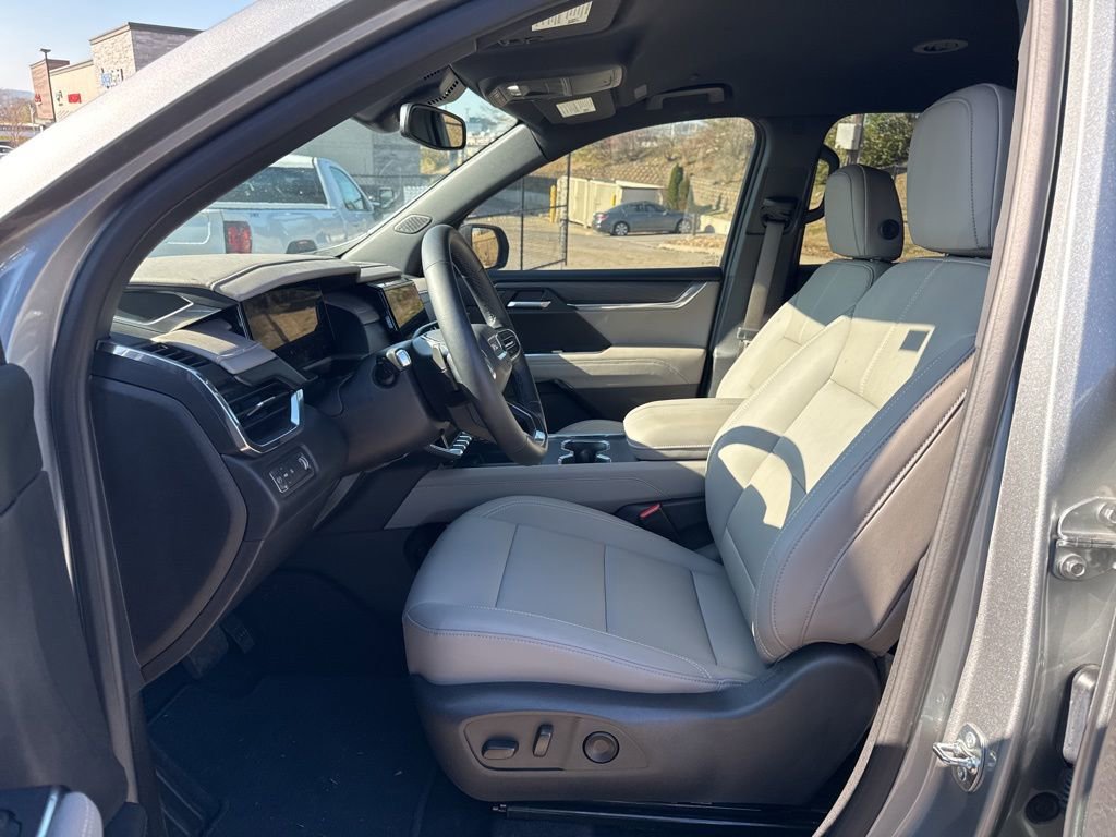 New 2025 GMC Acadia Elevation w/ Elevation Premium Package image 16