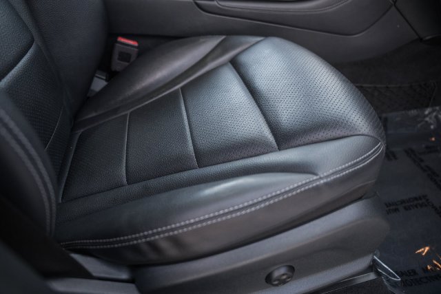 Used 2019 Mercedes-Benz GLC 300 4MATIC image 32