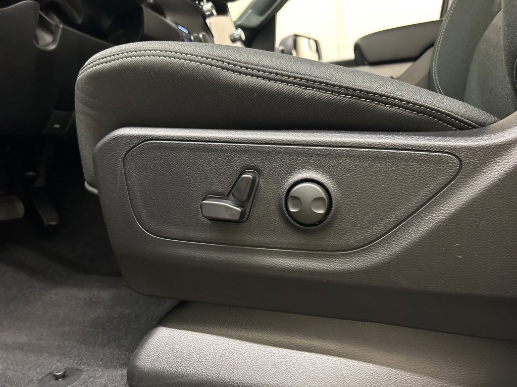 New 2026 RAM 1500 4x4 Crew Cab image 28
