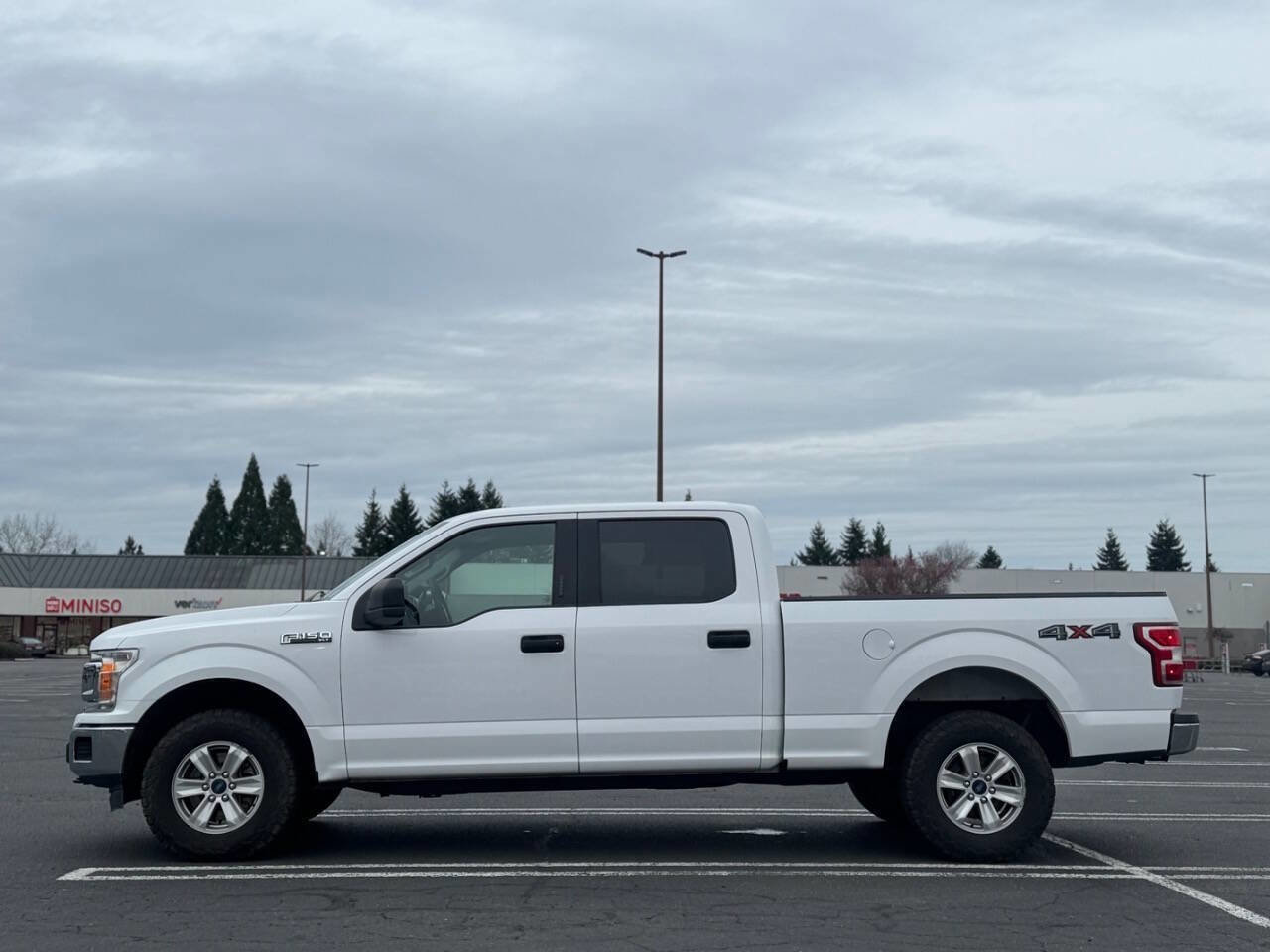Used 2019 Ford F150 XLT w/ Trailer Tow Package image 8