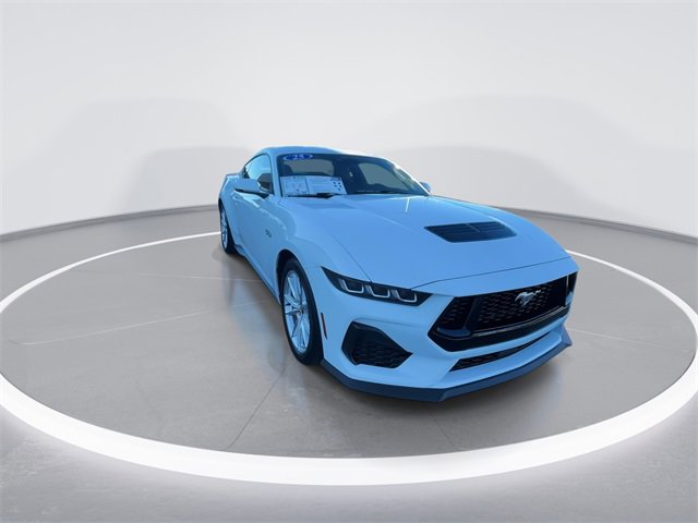 Used 2025 Ford Mustang GT Premium image 2