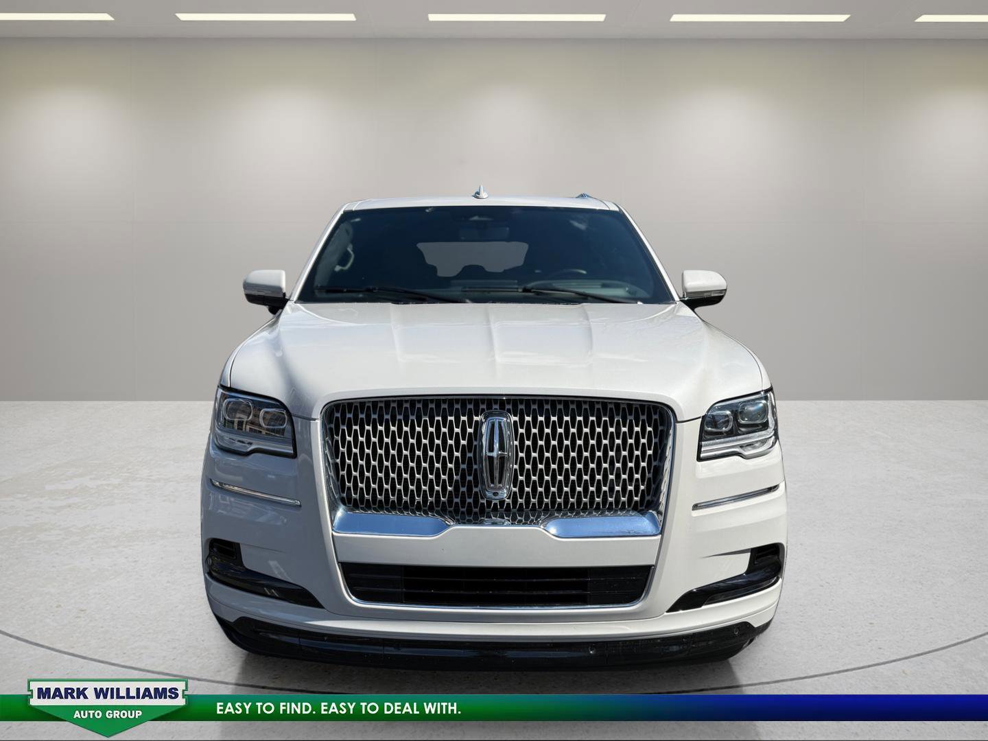 Used 2024 Lincoln Navigator L Reserve AWD/4WD image 5