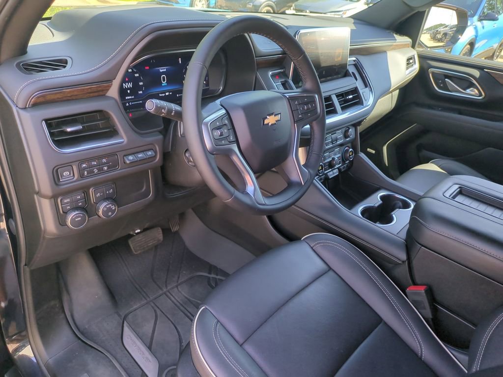 Used 2024 Chevrolet Tahoe Premier AWD/4WD image 17