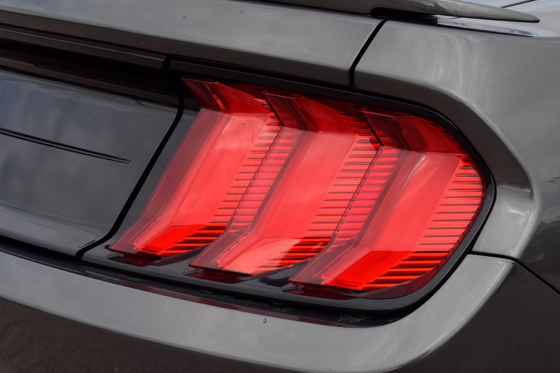 Used 2020 Ford Mustang GT Premium w/ Equipment Group 401A RWD image 16