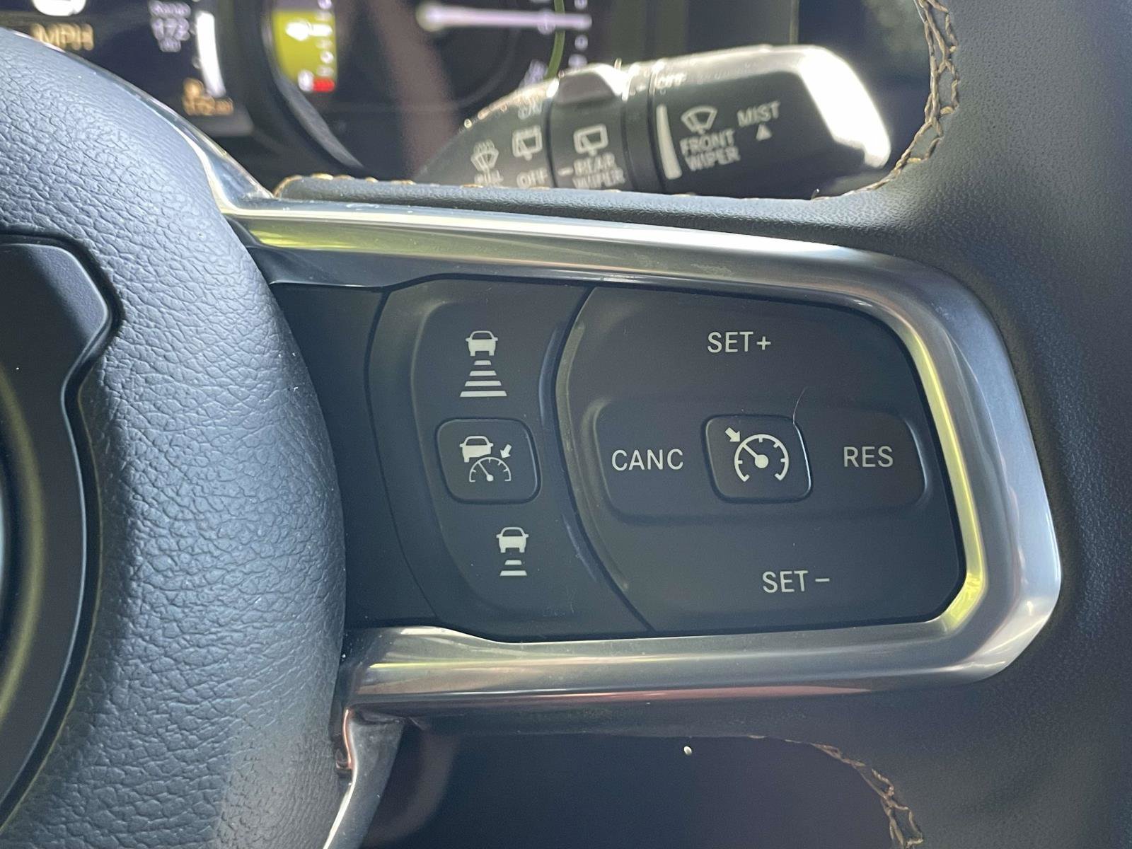 Used 2024 Jeep Wrangler Unlimited Sahara w/ Technology Group AWD/4WD image 24