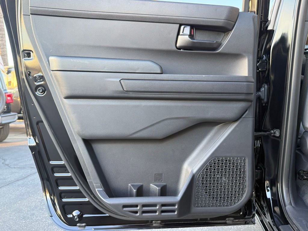 Used 2025 Toyota Tacoma SR5 image 39