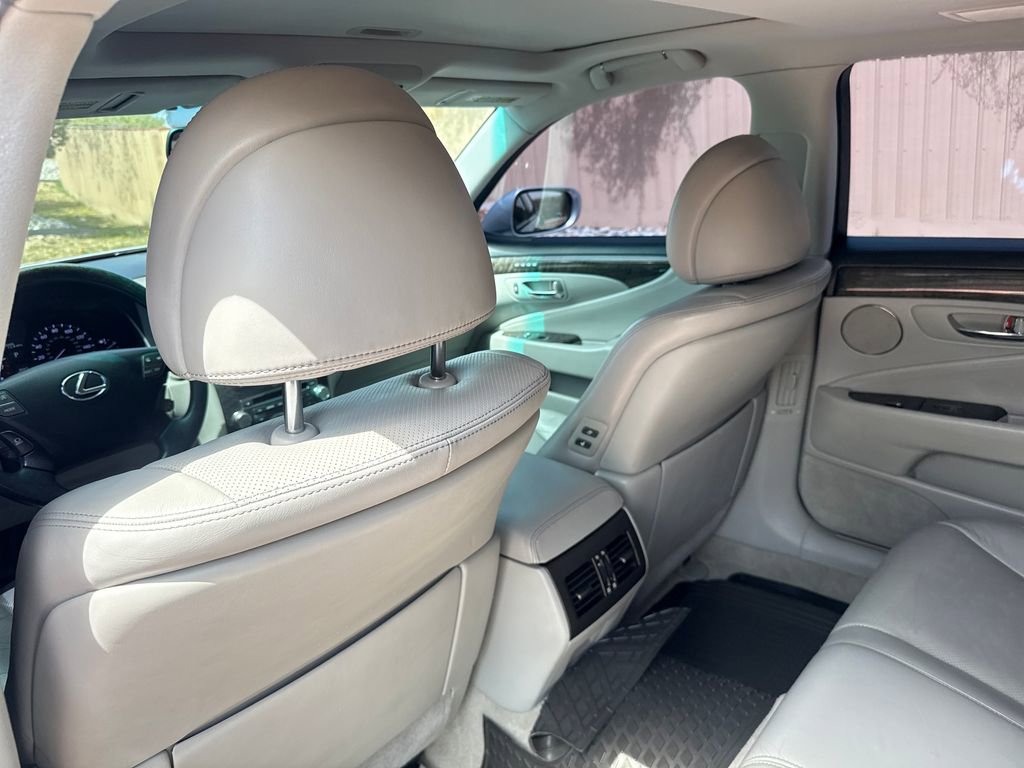 Used 2010 Lexus LS 460 AWD image 21