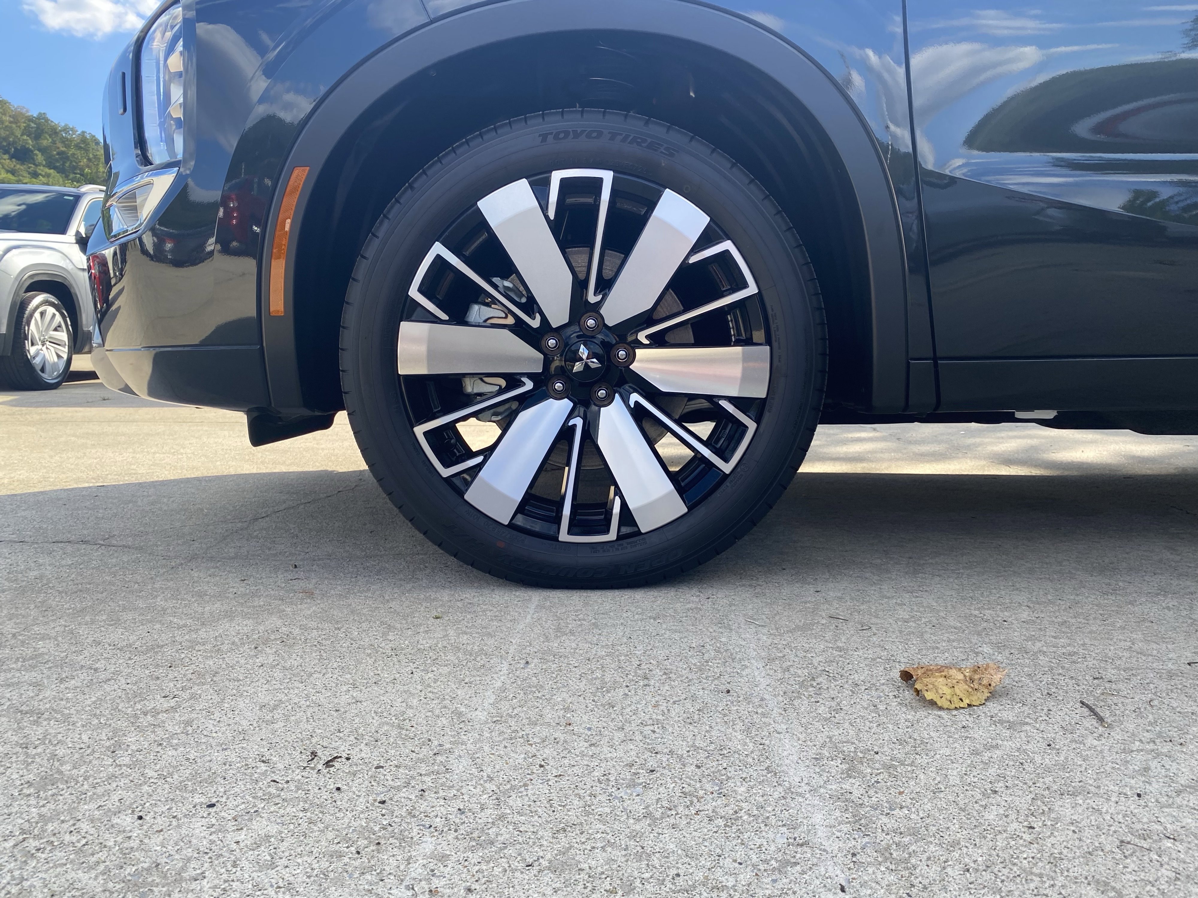 New 2025 Mitsubishi Outlander AWD image 41