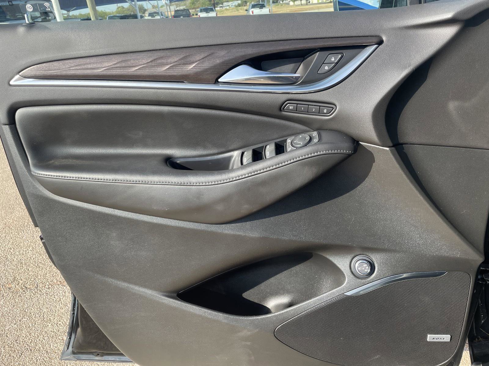 Used 2022 Buick Enclave Avenir w/ Avenir Technology Package image 26